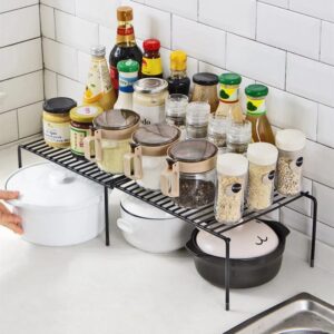 Adjustable kitchen shelf