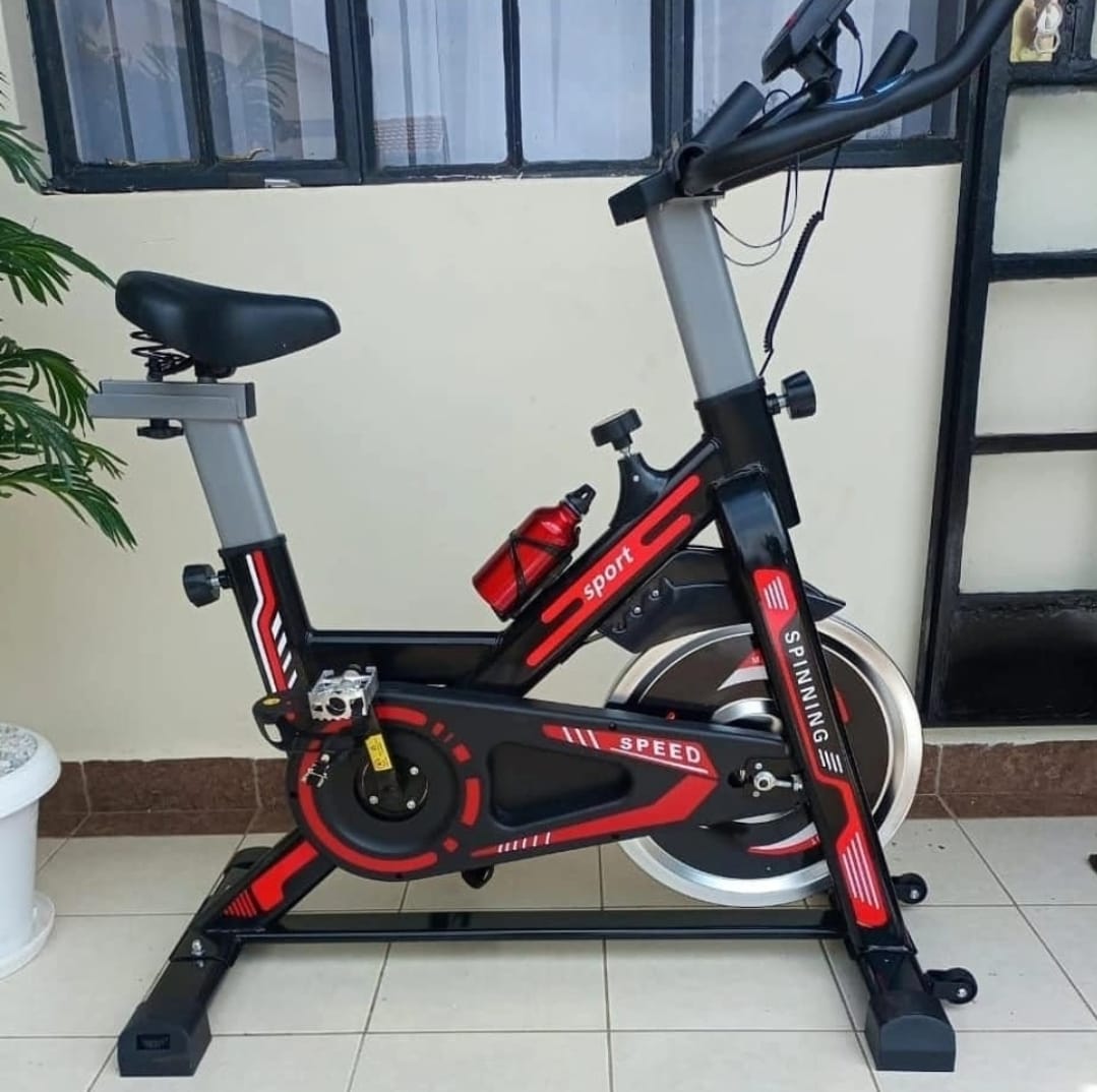 Exercise Spin Bike, Indoor Cycling Bike Stationary, Cycle Bike with Comfortable Seat Cushion, Digital Display with Pulse